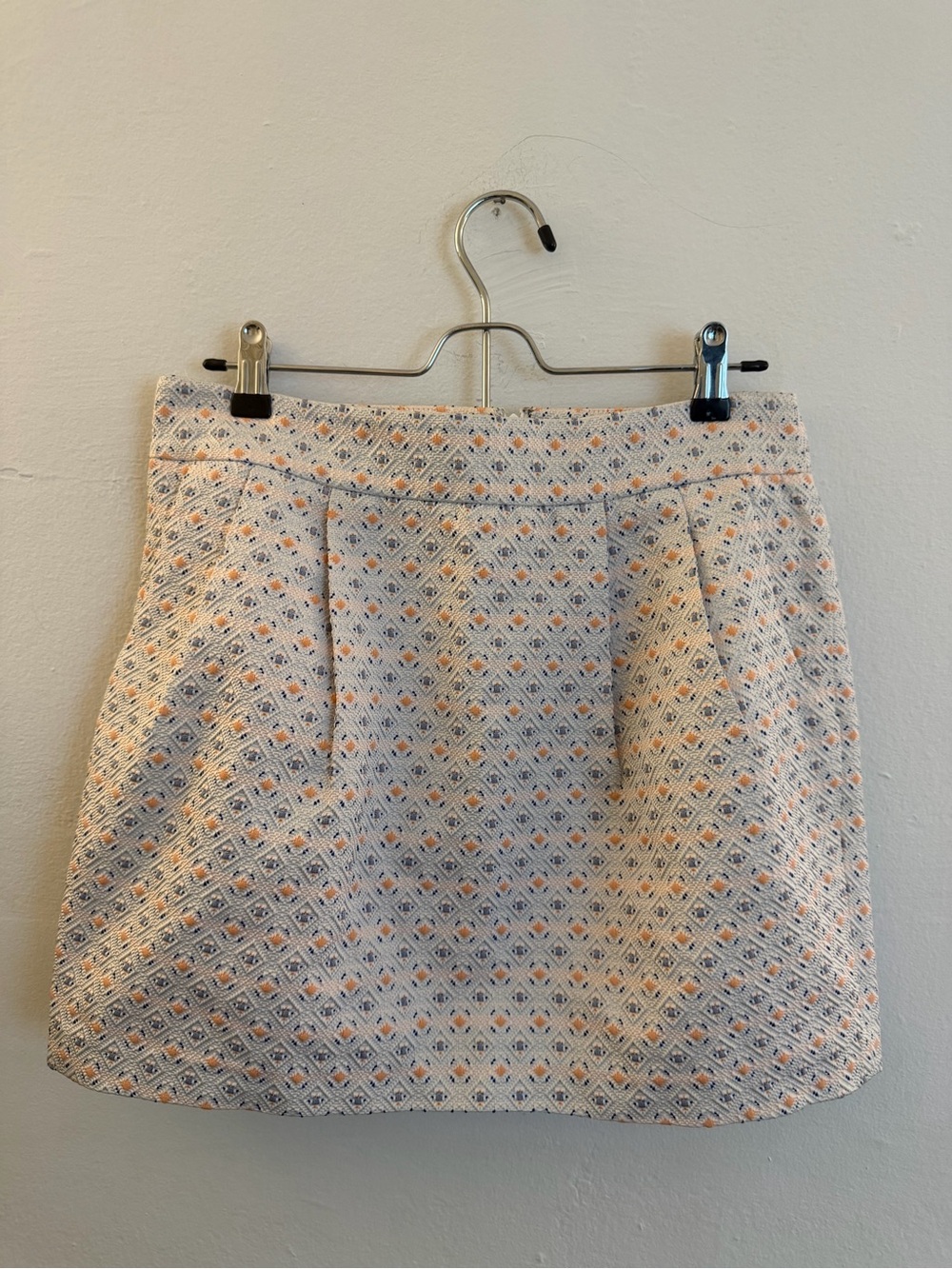 Club Monaco Woven Geometric Mini Skirt in Cream New without Tags size 6